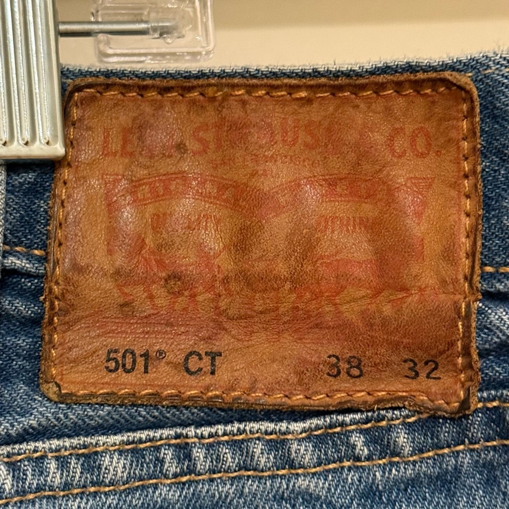 Levi's - Picture 2 of 10
